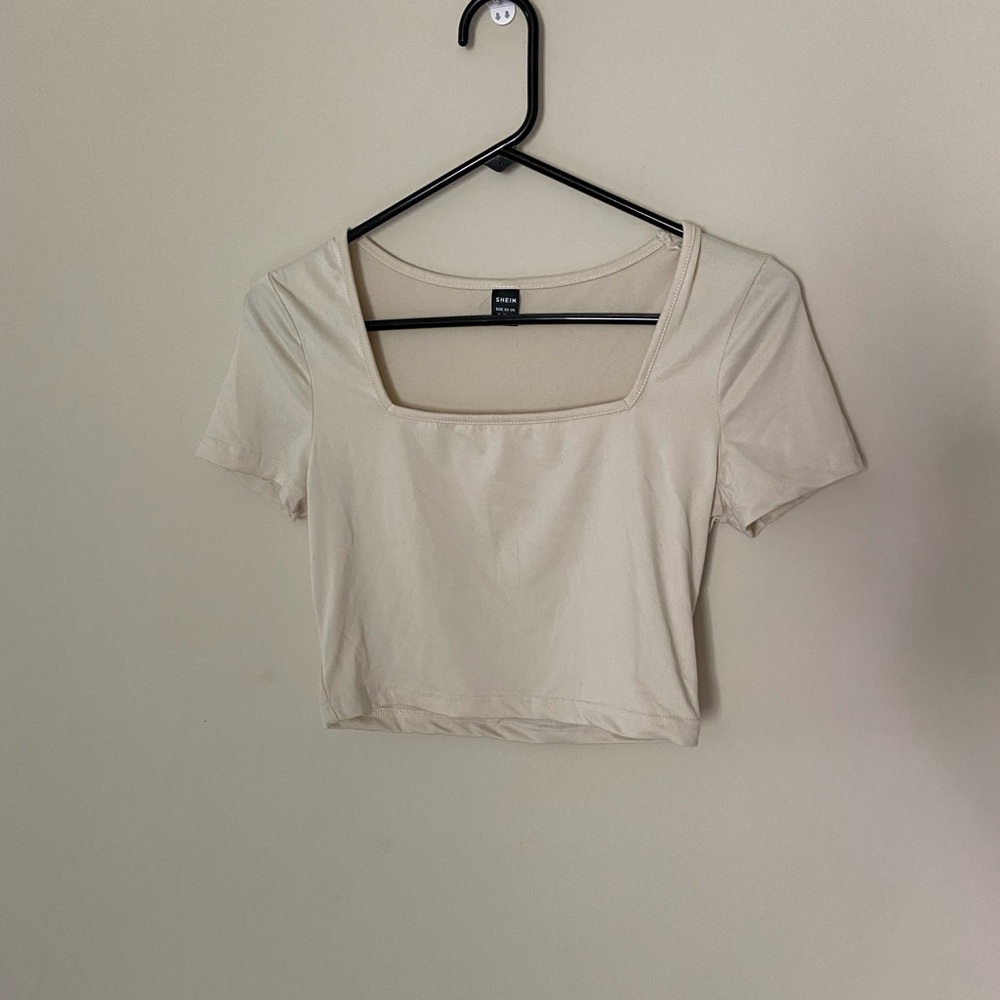 SHEIN Cream Short Sleeve Tee